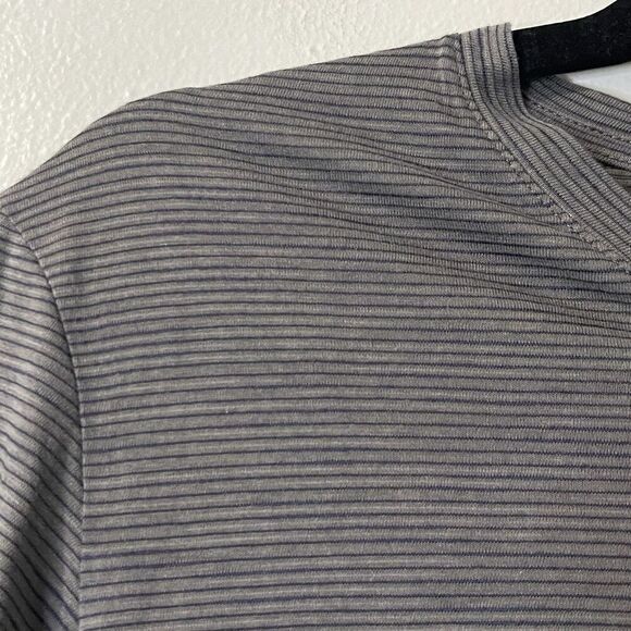 TRAVIS MATHEW Cloud Tee Shirt Size Small Gray Striped NEW V-Neck Casual Golf - Picture 2 of 8